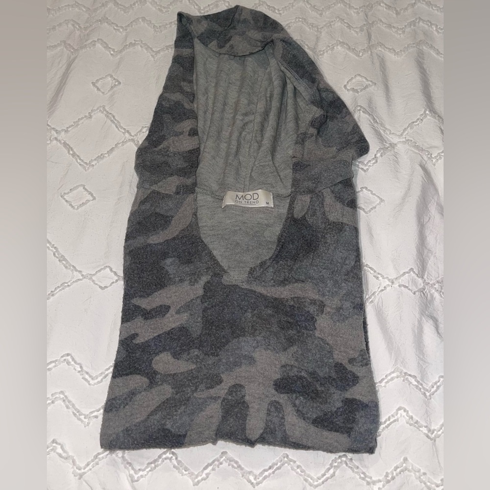 MOD On Trend | Camo Gray Hooded Long Sleeve